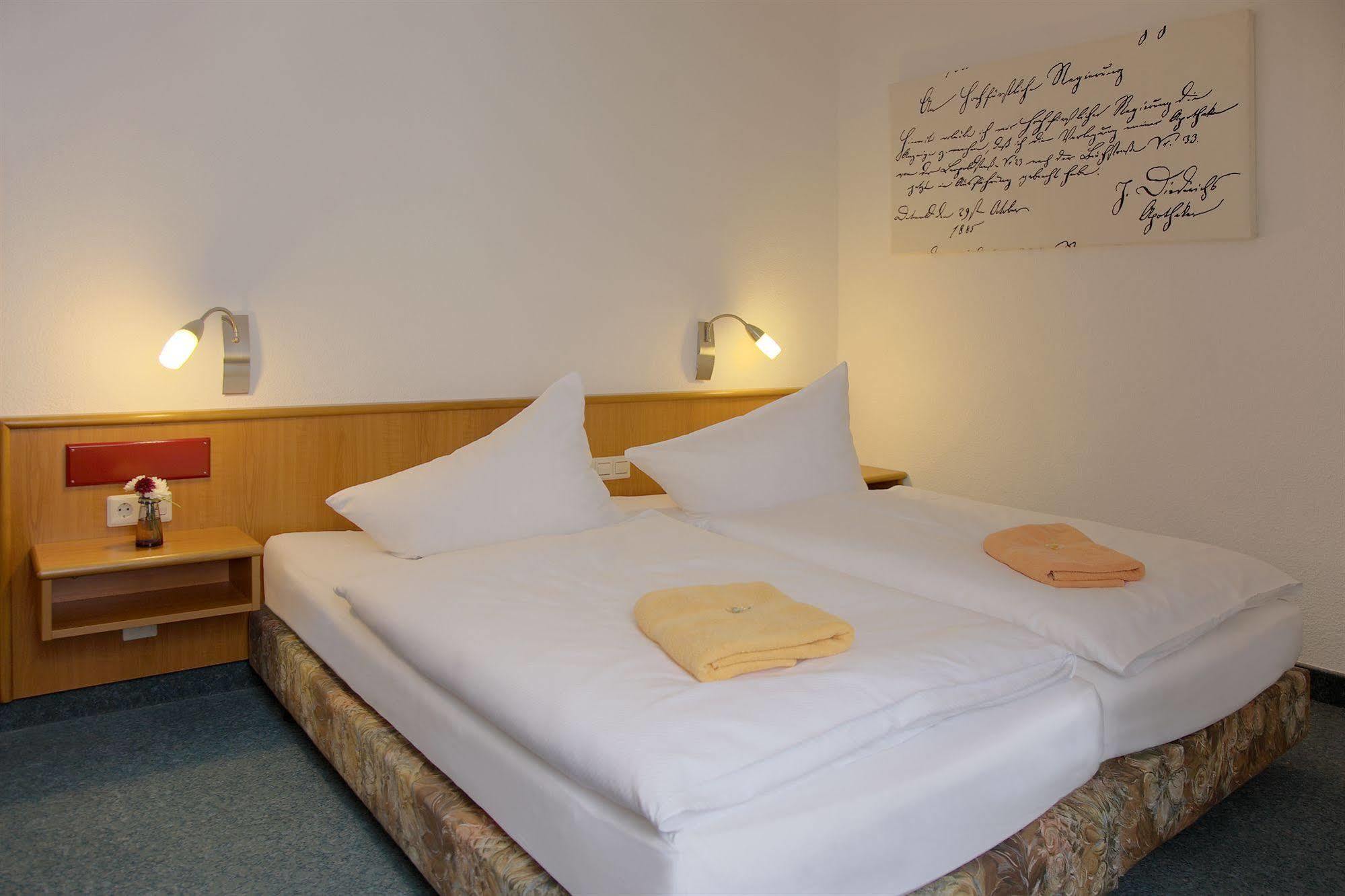Adler-Hotel Delitzsch Dış mekan fotoğraf