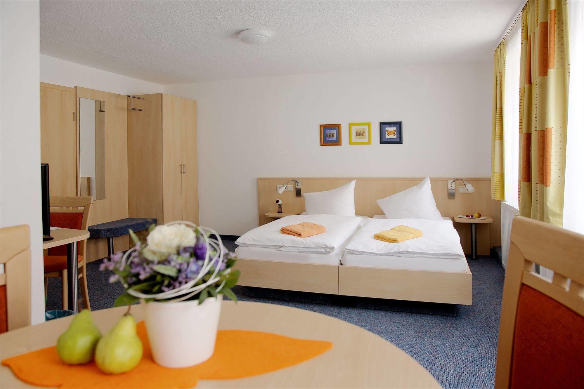 Adler-Hotel Delitzsch Dış mekan fotoğraf
